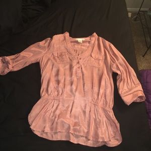 Charlotte Russe Silk 3/4 sleeve blouse. Peach/Pink in color.